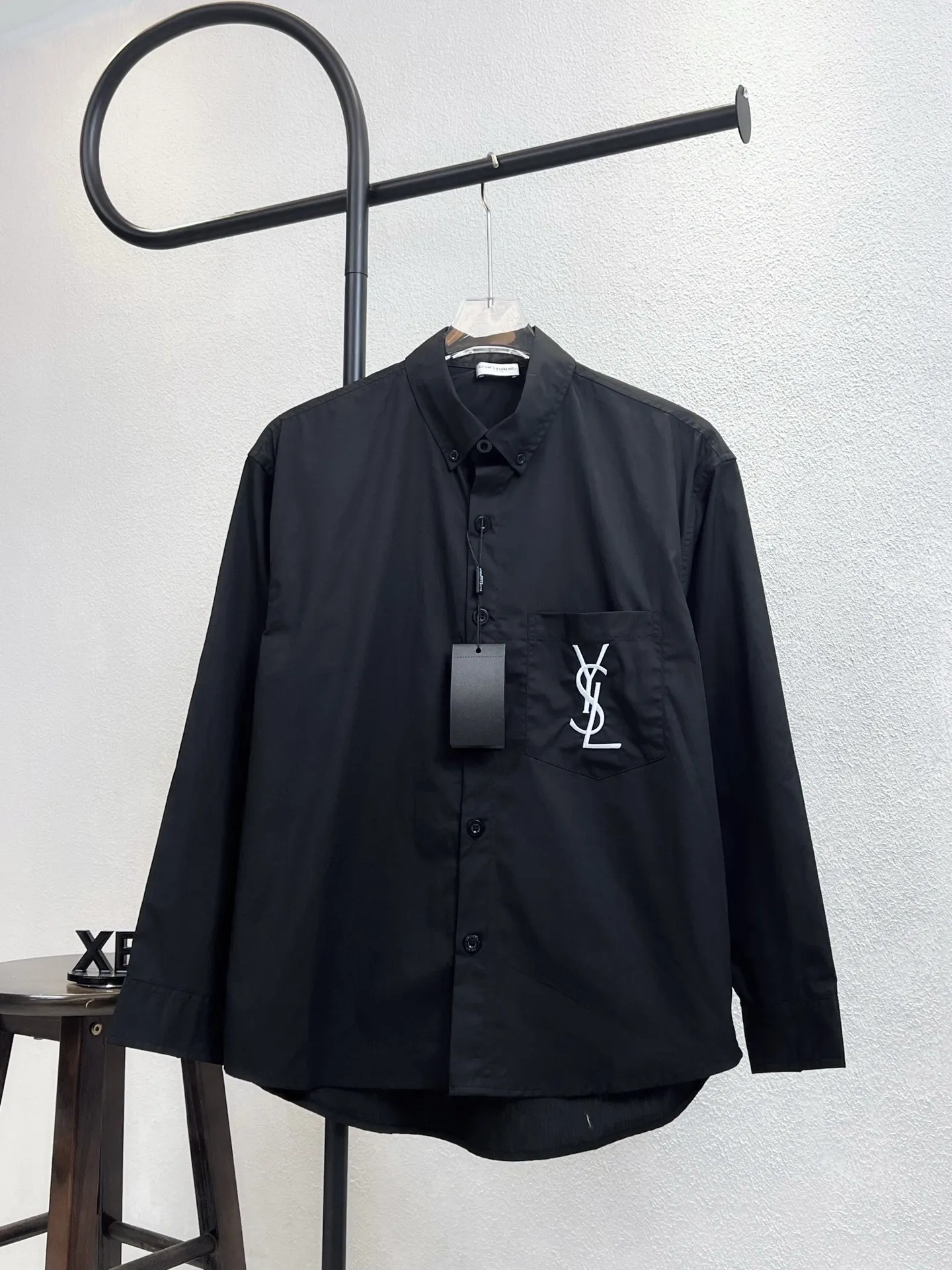 💰230 Model number The upper body is soft and comfortable, extremely delicate, and feels solid, smooth and soft. It has the characteristics of non-wrinkling fabric and an invincible feel. Perfect details. Size: S-XL